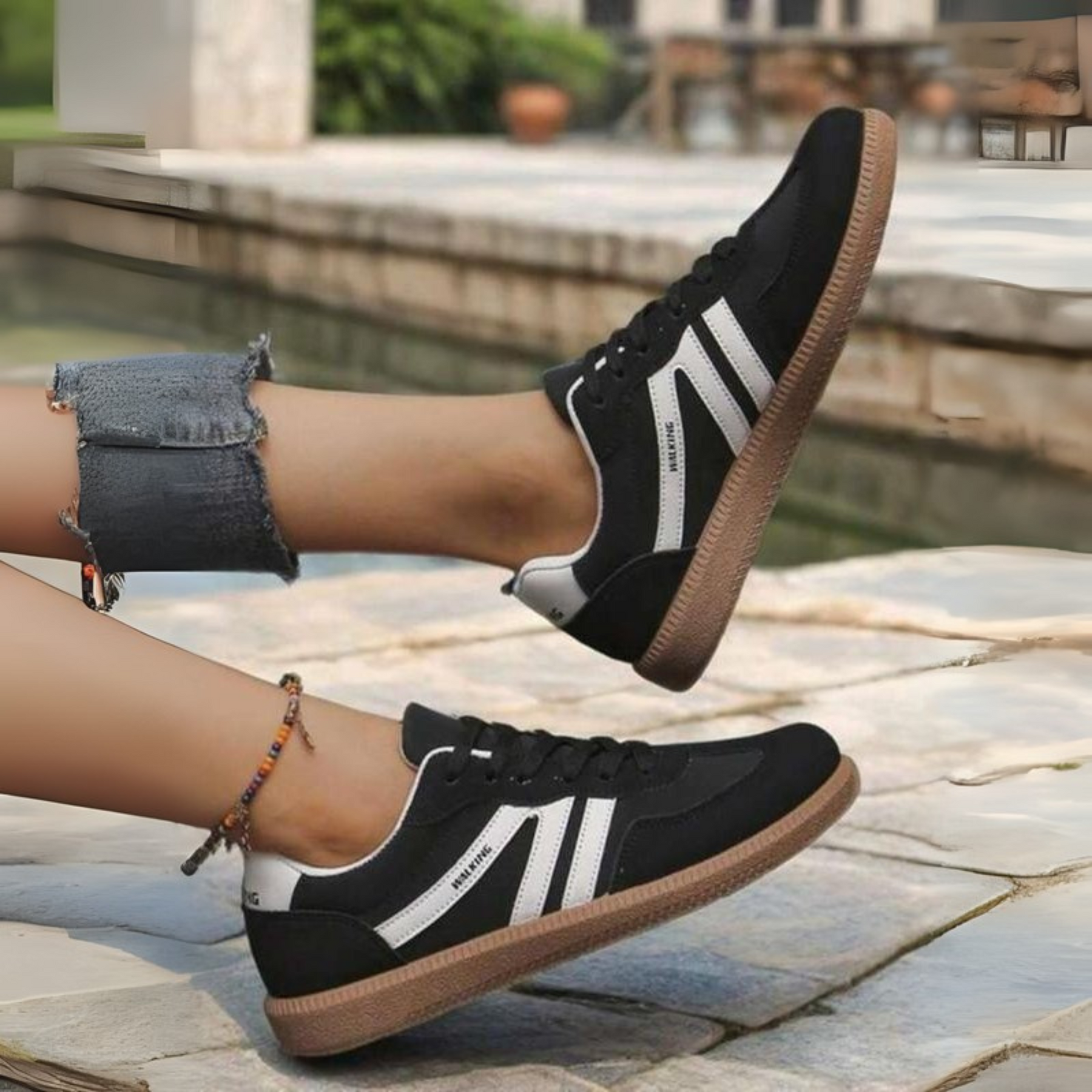 FUCHE™ - Comfy Lace-Up and Non-Slip Sneakers